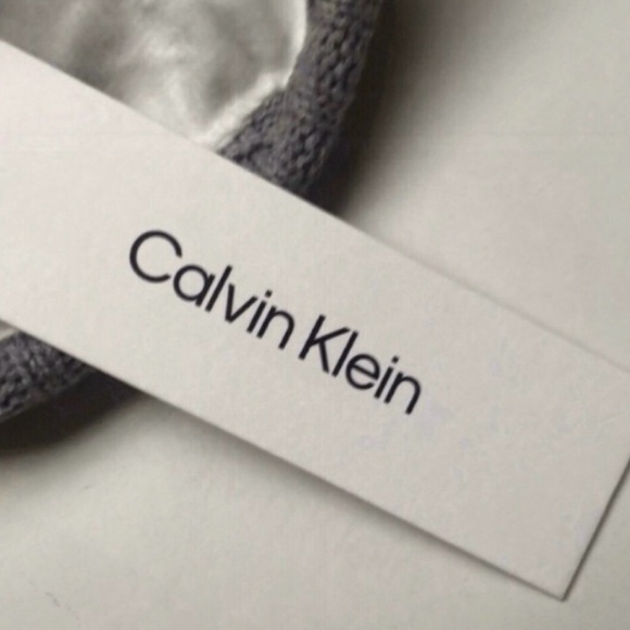 New Calvin Klein Hat Women’s Gray Lined Knit Winter Casual Beanie Hat With Pom